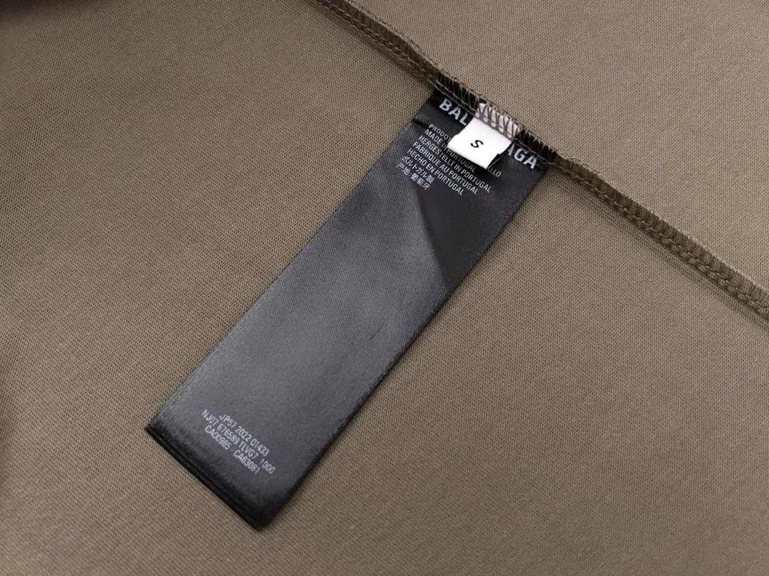 【 . Quality】BALENCI*GA/ . T . . ZP . 260 ， . ， ，。 。Classic ， ， ， 。 ZP， ， 。 ， ， OS . Same Style ：BL 223011 ：Black. Gray. Size：XS S M L